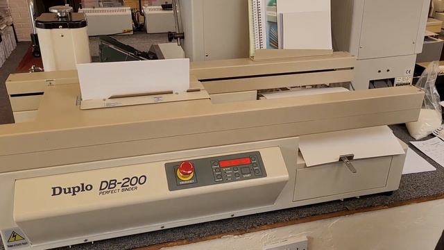 Duplo DB 200 Perfect Binder