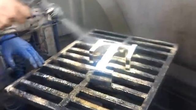 Нанесение зеркальных покрытий на объемные буквы металлизация