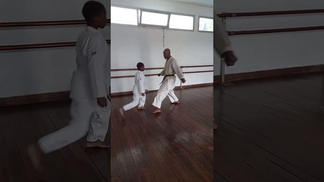 Gabon karaté club shotokan situé au complexe sportif de saoti tel 062 176834 (3)