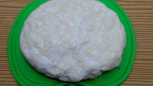 Пирог из универсального теста с фасолево-мясной начинкой