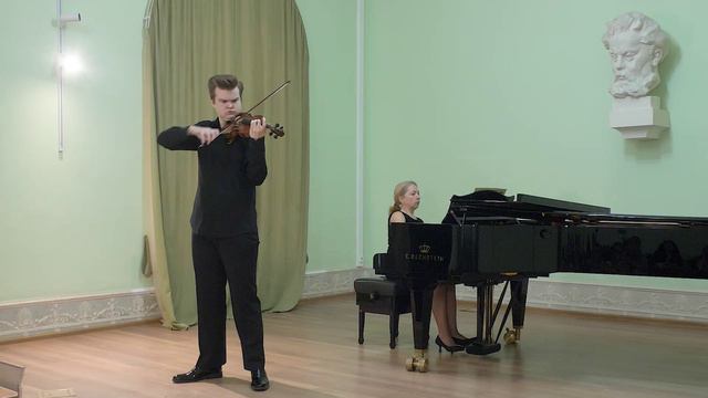 Антоний Волков (скрипка)
Ольга Ермакова (фортепиано)