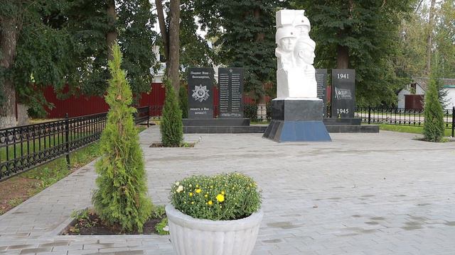 Обновленный памятник в Успенском