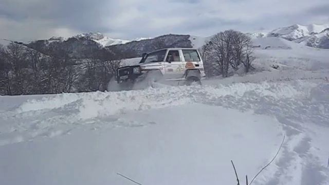 TLC 71. Winter, snow, stoned. Off road. Toyota Land Cruiser HZJ 71