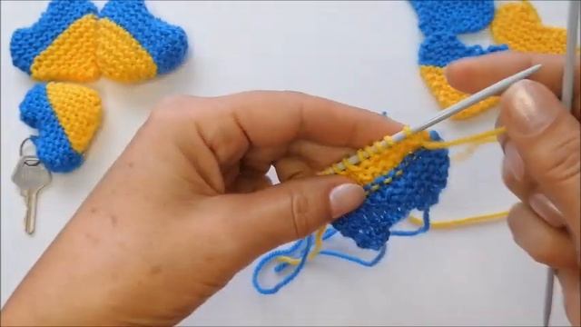 Серце в'язане спицями.Сердечко-брелок.Heart knitting pattern.