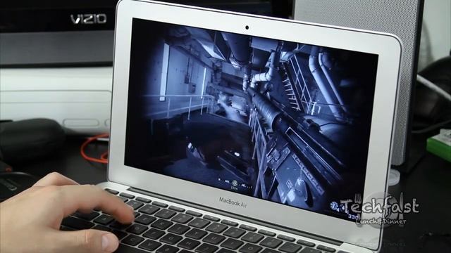 11 inch MacBook Air Gaming: Call of Duty 4 Modern Warfare (2010)