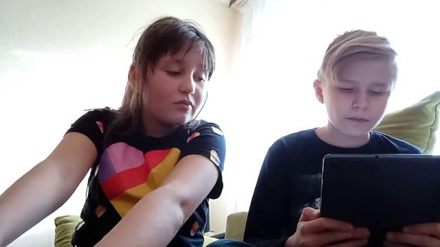 спустя пол года я выложила видео  насколько хорошо ты меня знаешь ура первое видео с моим лицом ❤️😘