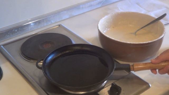 Пышные оладушки с соусом
