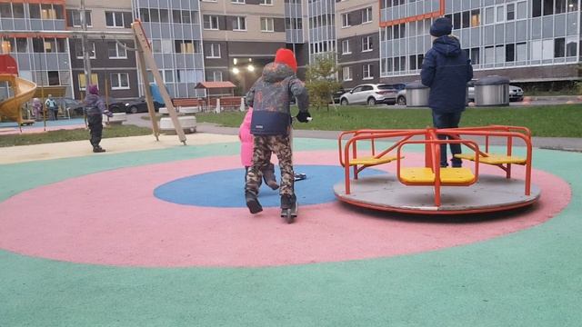 Милада и заводная машинка