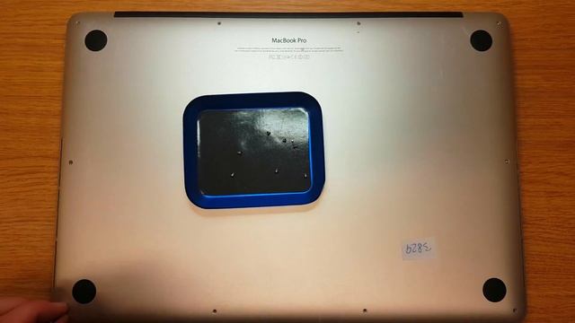MacBook Pro A1398 open to clean from dust and replace battery