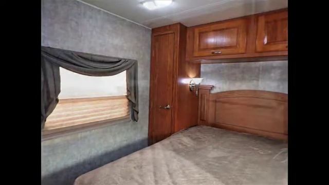 2004 Coachmen Cross Country 354 MBS Single Slide 34K Miles