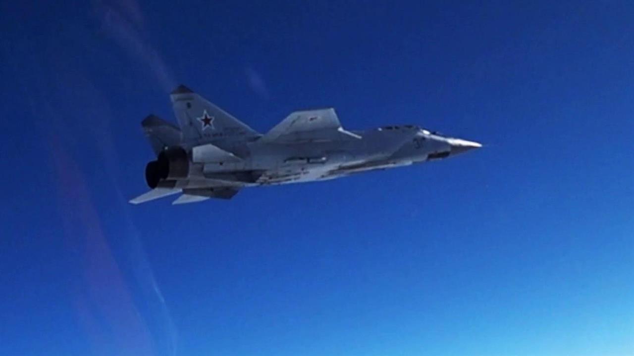 Российские истребители предотвратили нарушение границы бомбардировщиками ВВС США