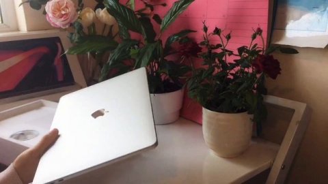 MacBook Pro 20 unboxing