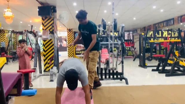 Bichara har gya ?? || Biceps challenge || Vlog #31