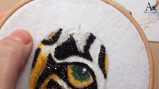 СНАЧАЛА РИСУЮ КРАСКАМИ. БРОШЬ ТИГР ИЗ БИСЕРА. BEADED BROOCH