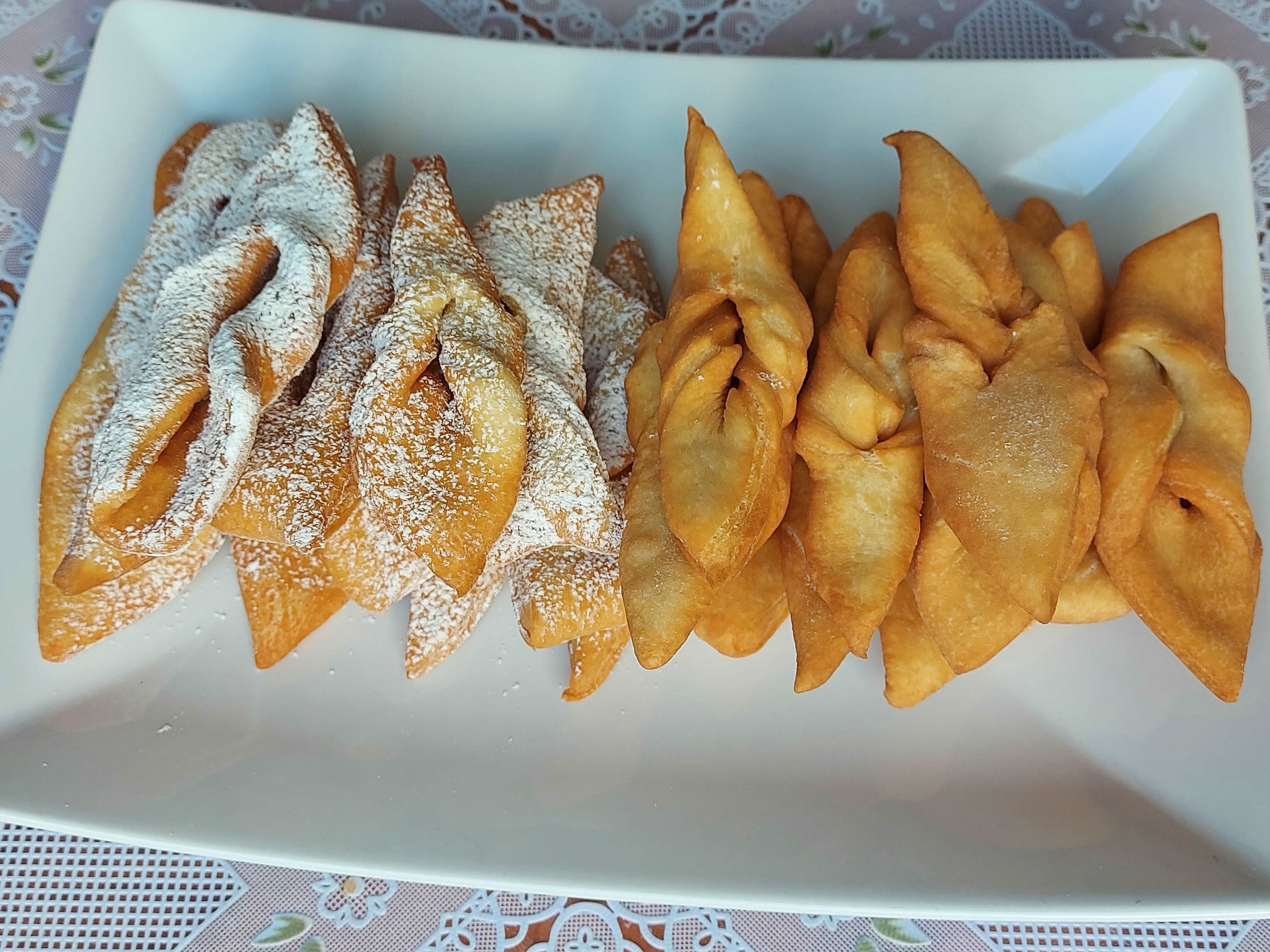 Бюни (сдобный аналог хвороста)