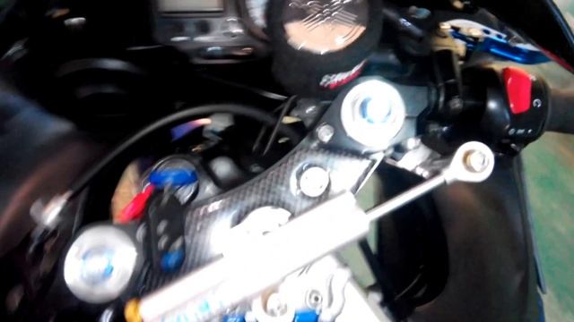 Демпфер руля Yamaha R6 1998-2002.