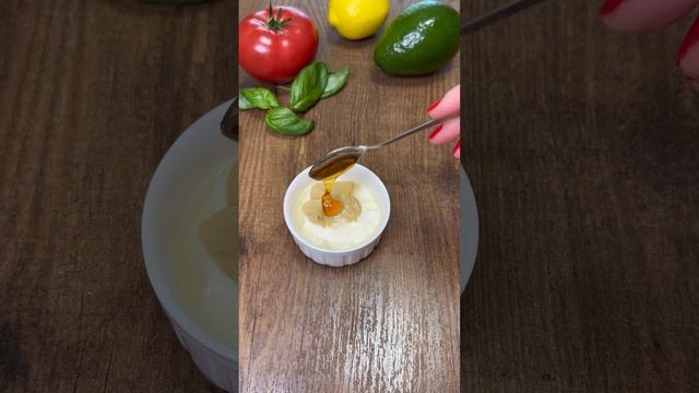 Вкуснейший питательный салат с интересной заправкой