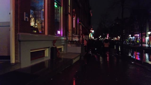 Полюбуйтесь кварталом красных фонарей Амстердама ночью