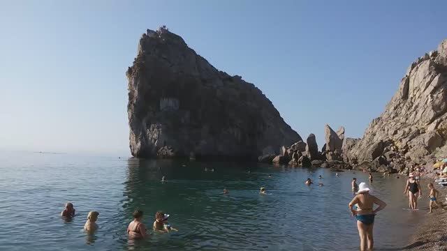 Пляж под скалой Дива.