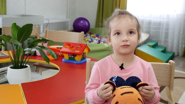 Владимир, 6 лет, Константин, 2 года, Анастасия, 4 года (видео-анкета)