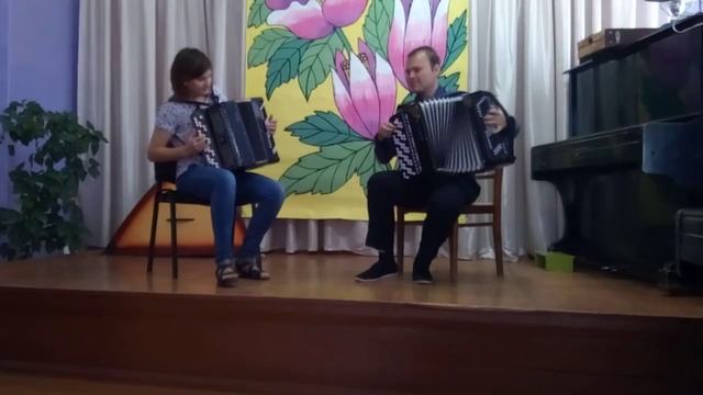 "Яблочко" Матросский танец. Играет дуэт баянистов: Павел Сивков и Лиана Садыкова. Тетюши 2015
