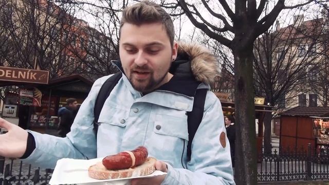 УЛИЧНАЯ ЕДА В ЧЕХИИ / ТРДЕЛЬНИК, КЛОБАСА, ЧИПСЫ НА ПАЛОЧКЕ