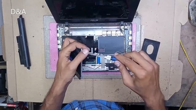 Asus X200M SSD install ( HINDI + ENGLISH SUBTITLES )