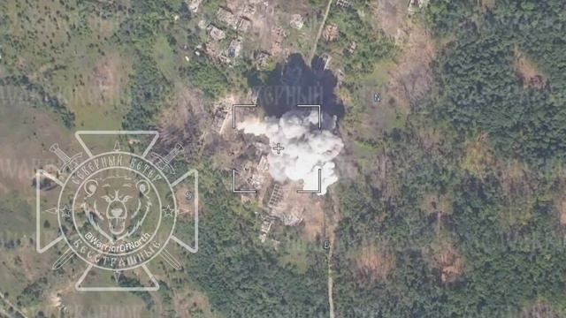 Авиаудары бомбами ОДАБ и ФАБ по противнику в селе Тихое к востоку от Волчанска.