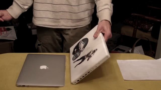 Macbook Air 2011 Unboxing: The Wow Factor