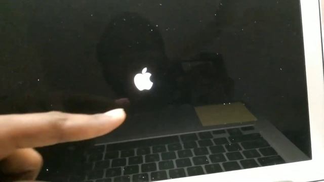 Macbook air A1466 no backlight , backlight repair - 820-00165 logic board repair