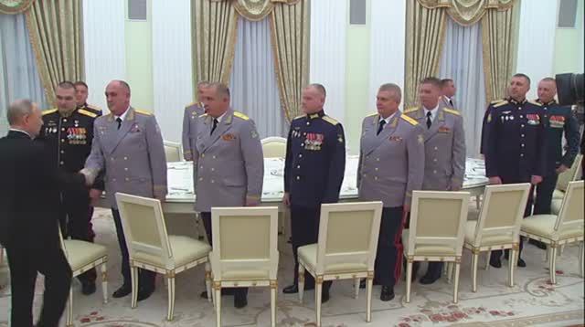 Владимир Путин провёл встречу с командирами подразделений, участвующих в СВО