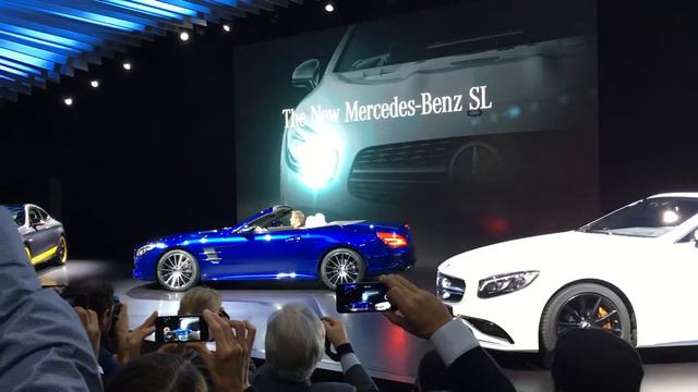 2017 Mercedes SL debut Los Angeles Auto Show Nov. 18, 2015