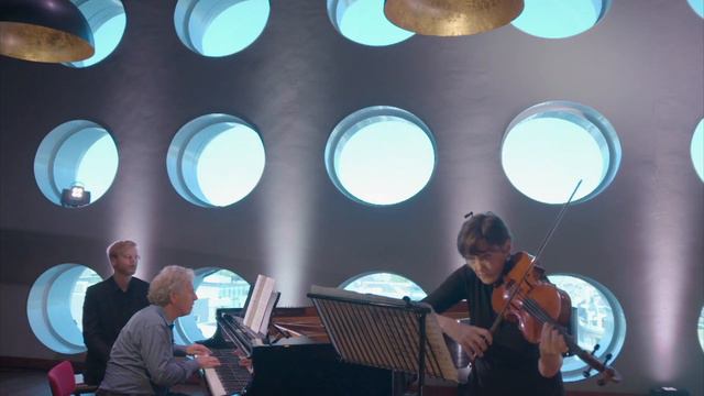 Marcel Worms & Ásdís Valdimarsdóttir - Mieczyslaw Weinberg/ from: Sonate op.28