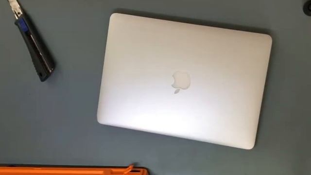 Unboxing + ASMR Macbook Air 2017. Look what I got in the mail today!