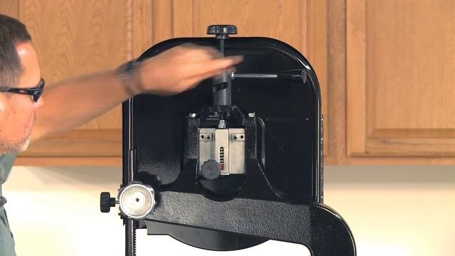 How To Adjust the Tension Rod on a G0555LANV and G0555LX 14in Bandsaw