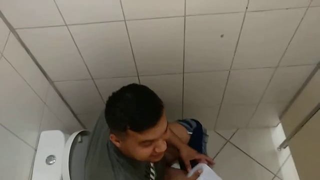 Друзья в туалете * 30 #