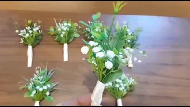 Бутоньерки с зеленью и гипсофилой