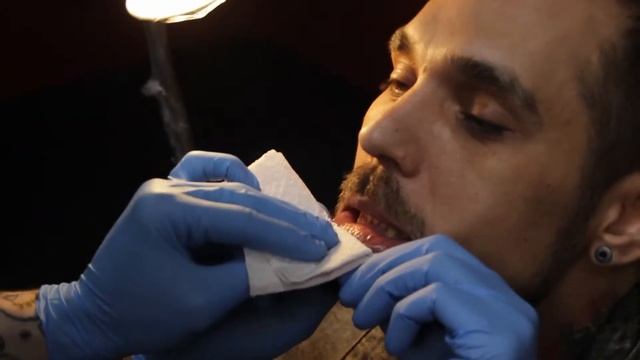 Татуировка за губой! Мастерская татуировки "Хорошая работа - Good Job Tattoo"