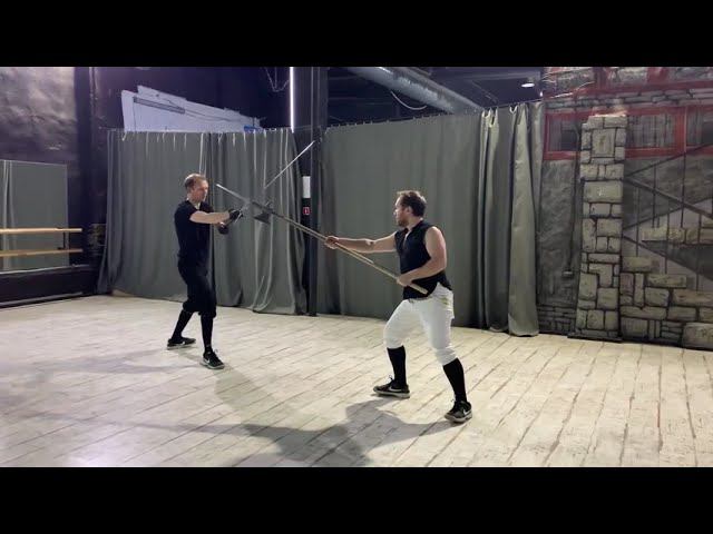Иван (двуручный меч) vs Макс (алебарда), свободная игра (архивное видео)