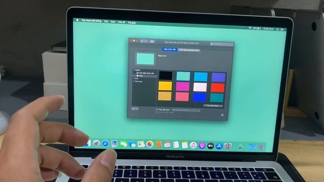 Macbook pro 2017 giá rẻ chỉ 7tr cho a em sinh viên làm đồ họa nhẹ