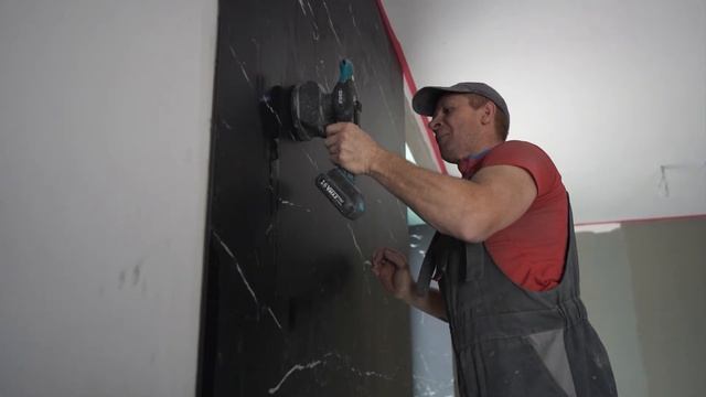Укладка крупноформатного керамогранита в городе Минске, жилой комплекс "Зеленая гавань"
