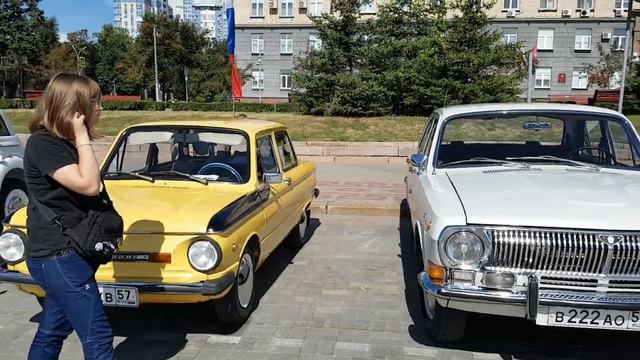 240803 Выставка старинные автомобили мотоциклы авто мото игрушки СССР машин площад Ленина город Орёл