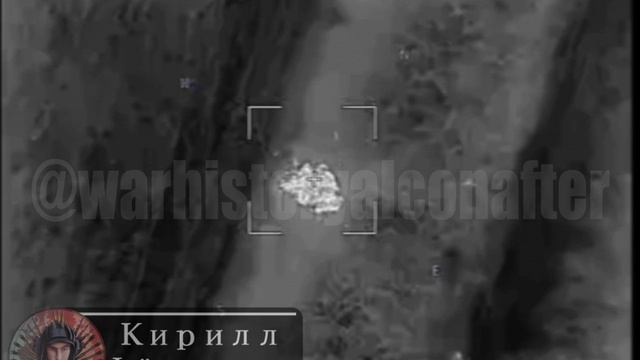 🇷🇺 "Ланцет" против PzH.2000!
Русские иксоводы обнаружили 155-мм самоходку ВСУчар