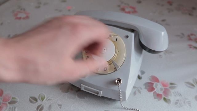 Детская игрушка из старого телефона