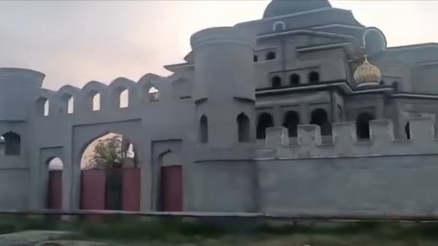 Мужчина из Узбекистана вдохновился сериалом «Великолепный век» и построил себе дом из 55 комнат