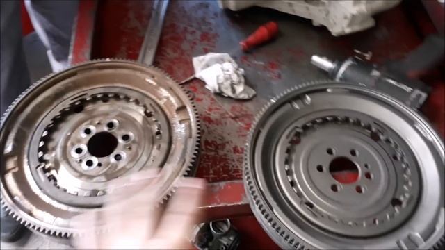DSG 7 İleri Volant Değişimi ( dsg şanzıman oynar göbek volan arızası volanda boşluk sesi )