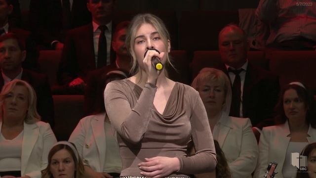 Я под сенью креста.  Лиля Волошенюк.