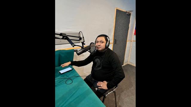 Василий Груя популярный цыганский певец в программе Виктора Тартанова Звездная гостиная радио ВОС