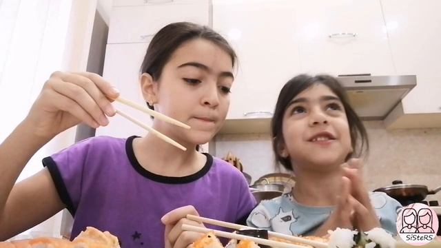 Кушаем роллы и отвечаем на вопросы ?????