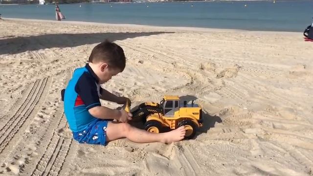AL Sufouh Beach | Fun With Kids | Where To Go In Dubai | Black Palace Beach